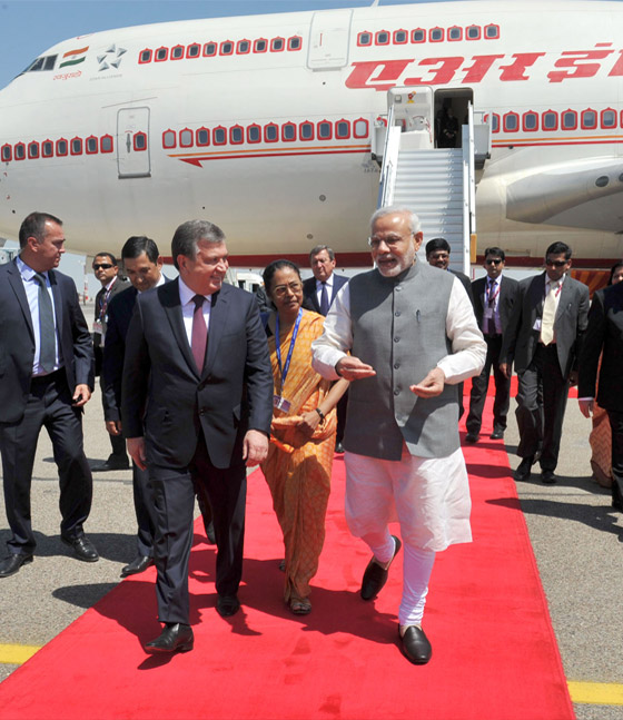 PM arrives at Tashkent in Uzbekistan