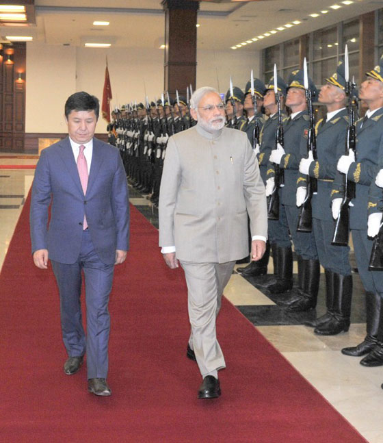 PM Modi meets President of Kyrgyzstan